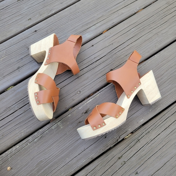 LOFT Y2K Criss Cross Whiskey Brown Leather Wooden Heeled Platform Clog Sandals 8 - Picture 5 of 8